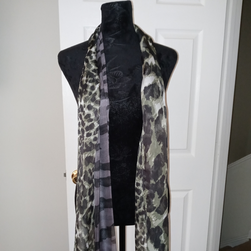 Scarf - Picture 2 of 3